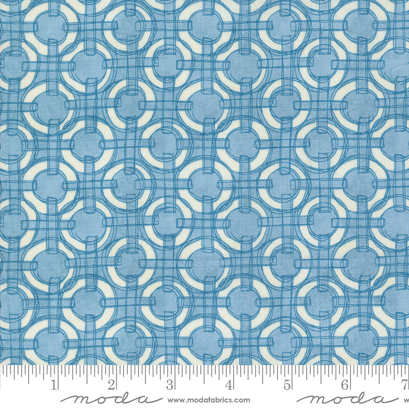 Serena Shores light blue linked rings blender fabric by Robin Pickens for Moda, 48775 16
